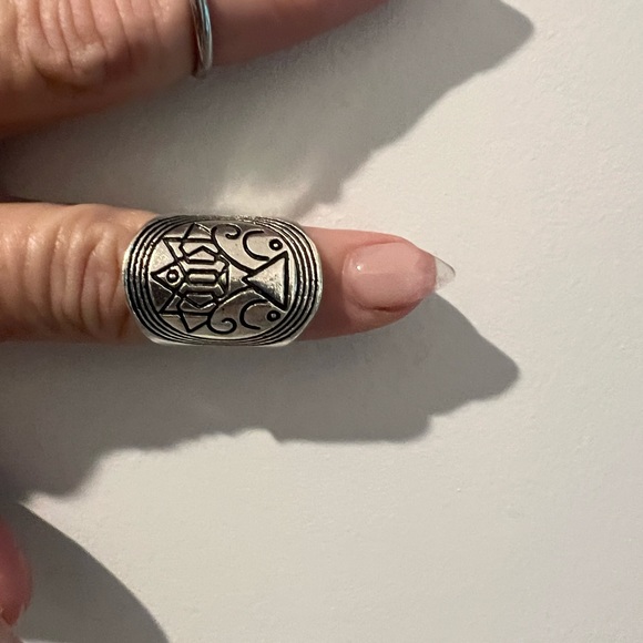 New! Silvery wide bohemian ring - Picture 1 of 1